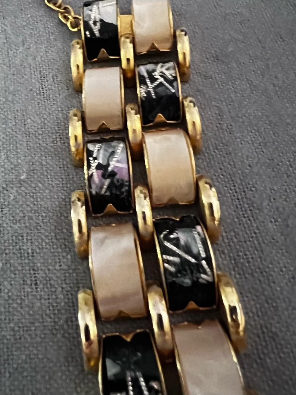 Gold-Tone Bracelet with Black and Cream mother-of-pearl Links - Picture 2 of 11